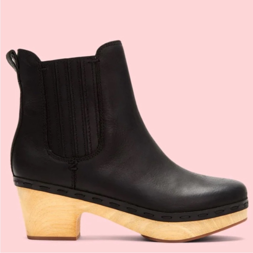 FRYE AND CO. Black Leather Clog Boot with Natural Wood Heel